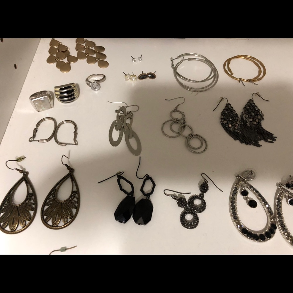 Jewelry - Picture 6 of 8